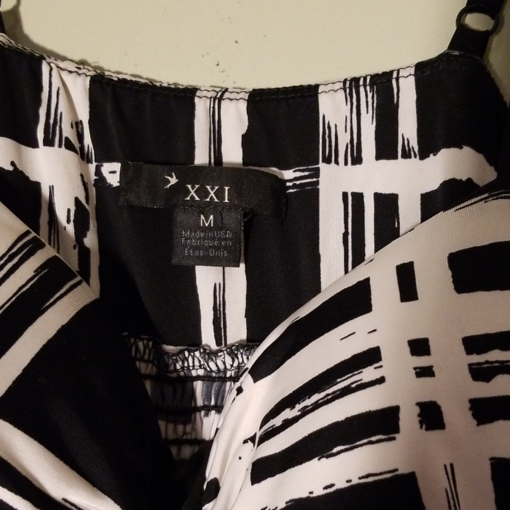 Dress - Picture 3 of 5